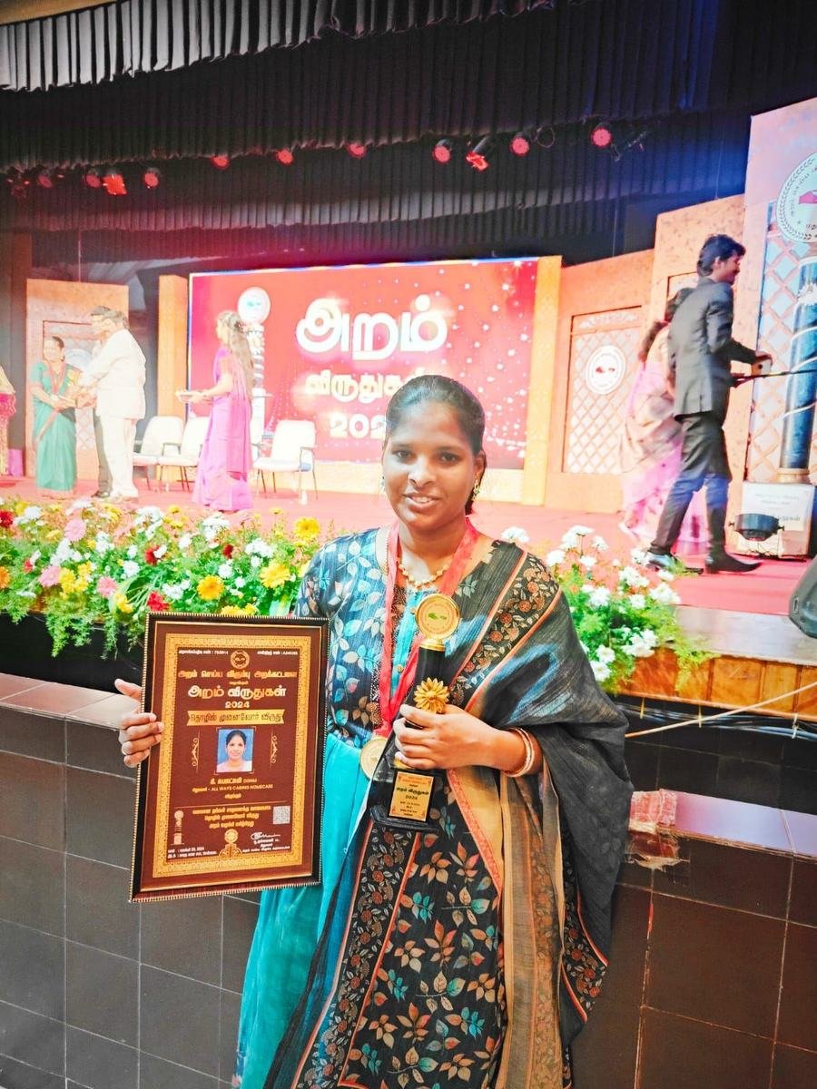 AWC Homecare founder receiving the Aram Award 2024 for homecare excellence